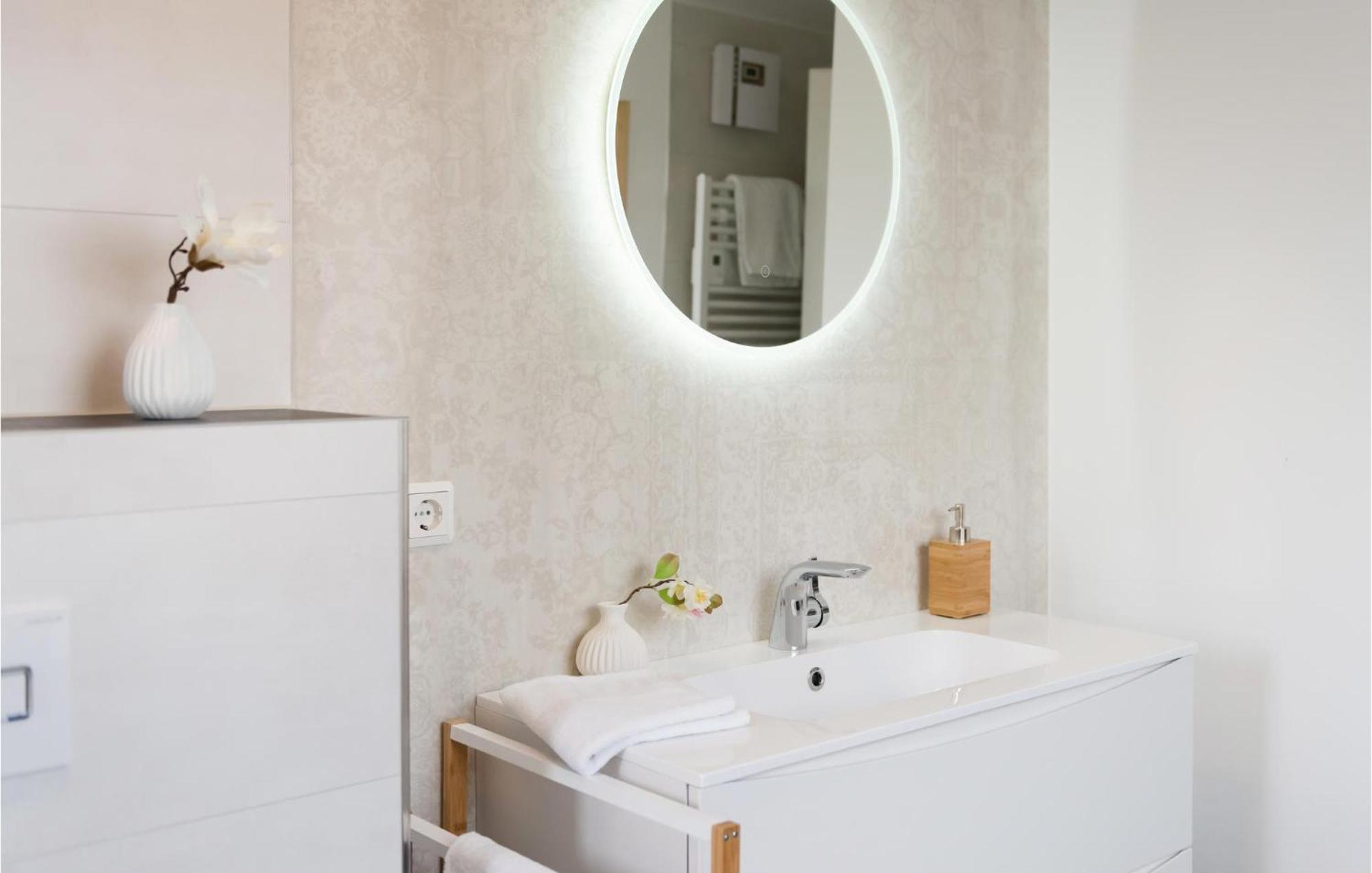 Amazing Apartment In Rechlin With Kitchen Εξωτερικό φωτογραφία