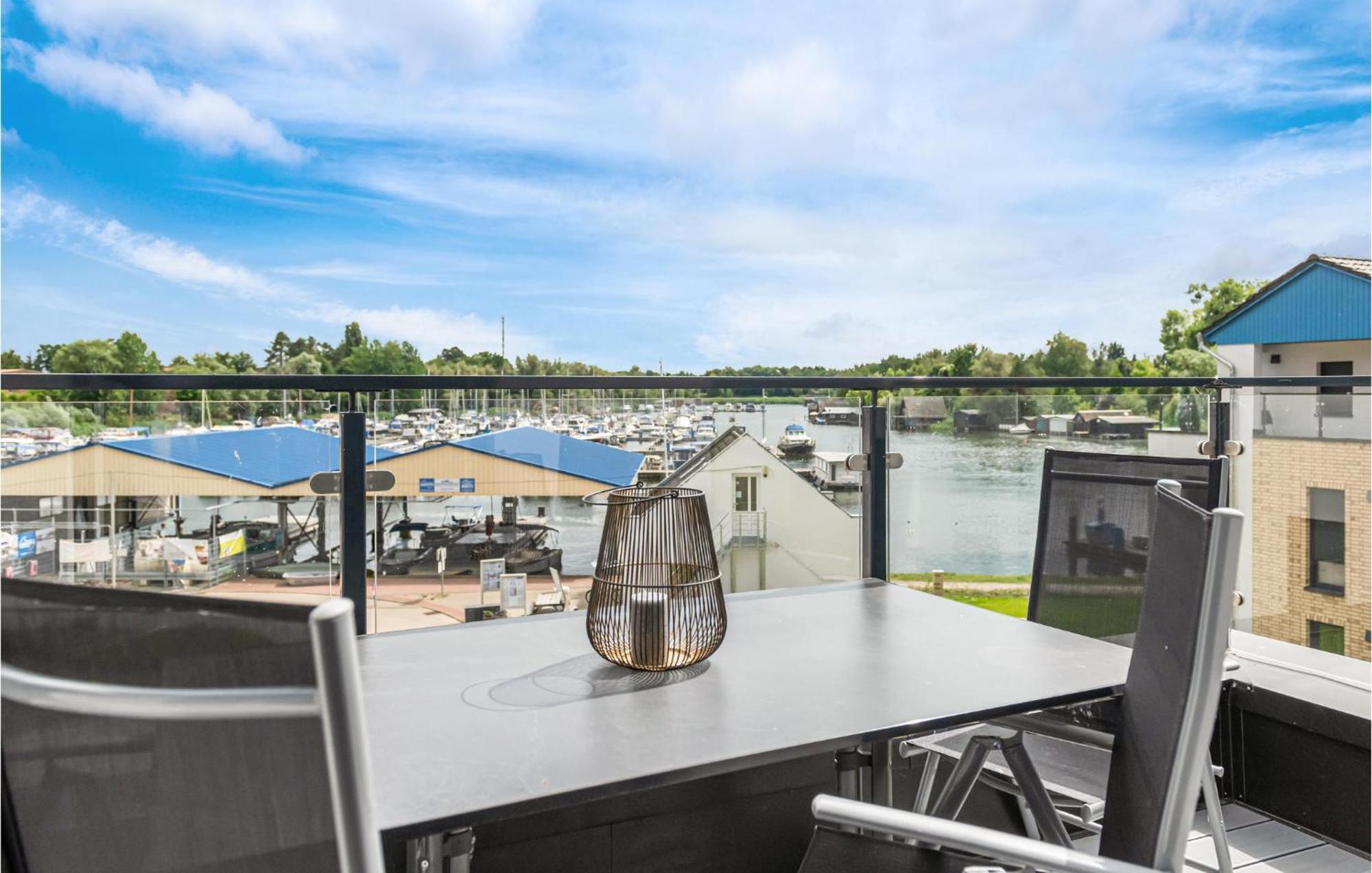 Amazing Apartment In Rechlin With Kitchen Εξωτερικό φωτογραφία