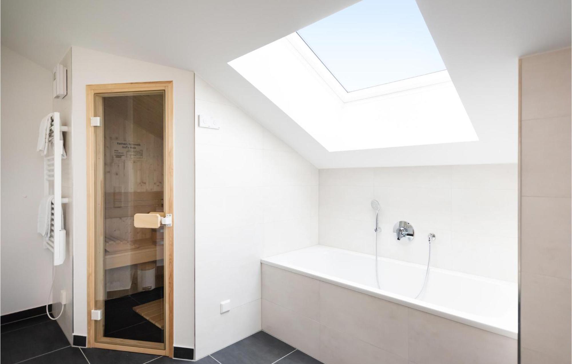 Amazing Apartment In Rechlin With Kitchen Εξωτερικό φωτογραφία